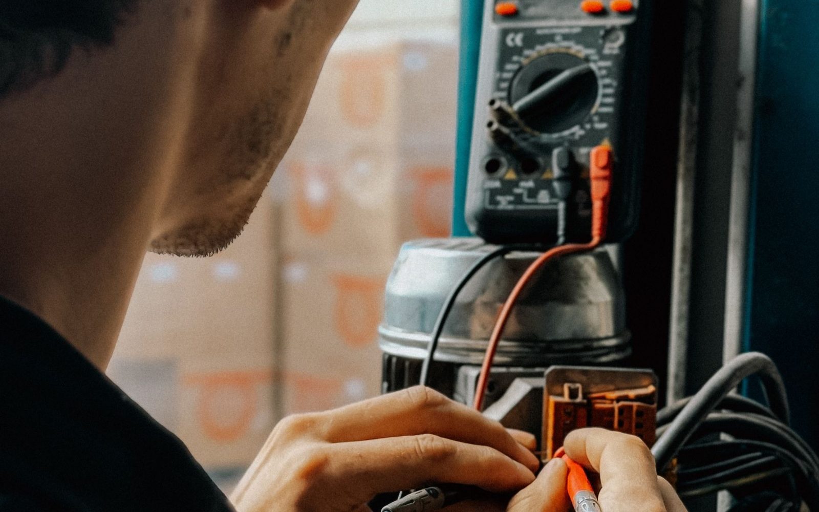 Multimeter testing an electrical installation